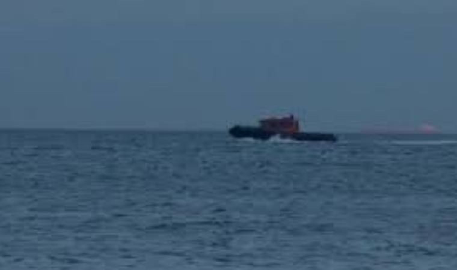 Bakırköy açıklarında kuru yük gemisi karaya oturdu, kurtarma çalışması başlatıldı