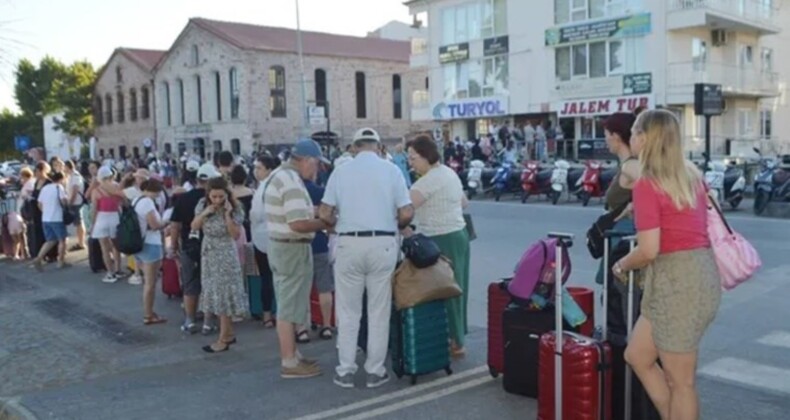 Bayramda Midilli’ye akın ettiler: Yoğunluk oluştu