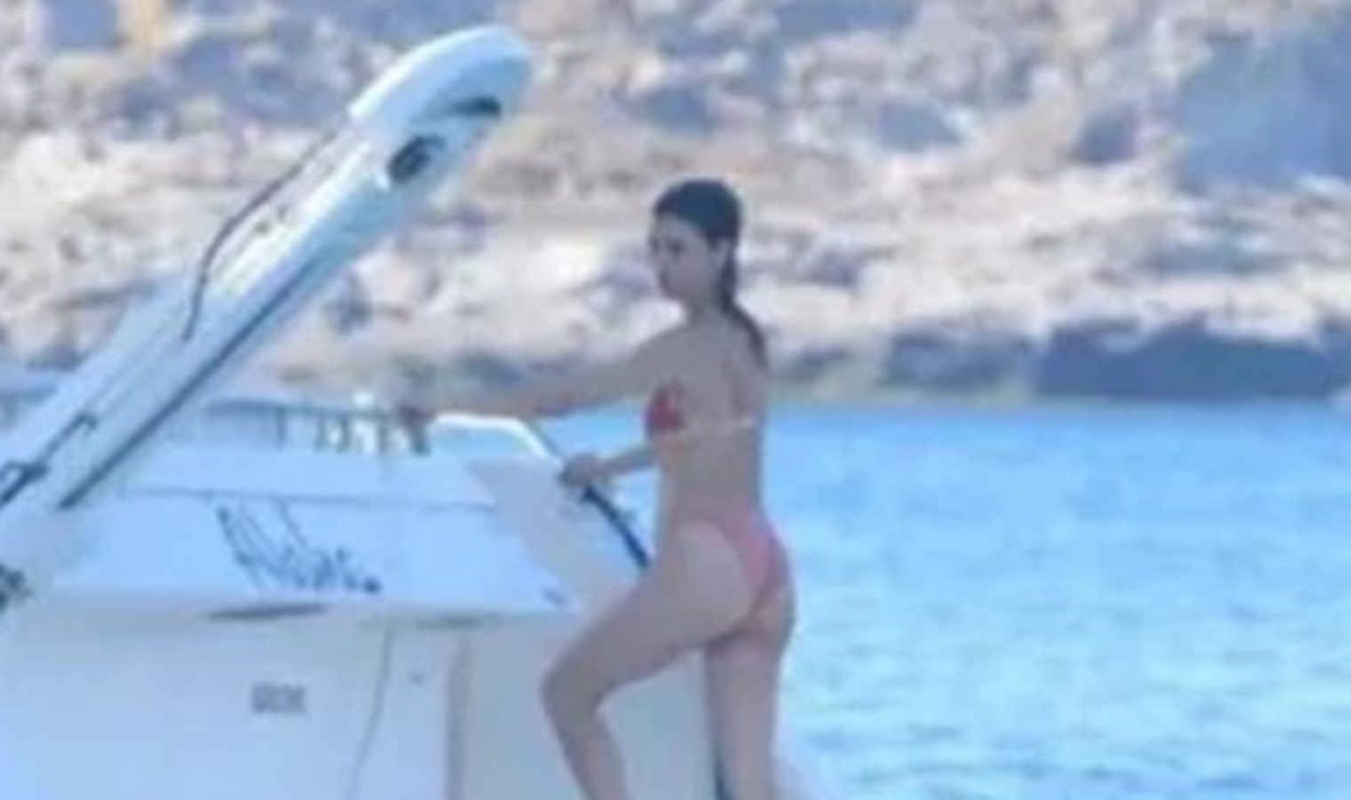 ‘Beren Saat’ görüntüsüyle gündemde: Ekol TV’den açıklama