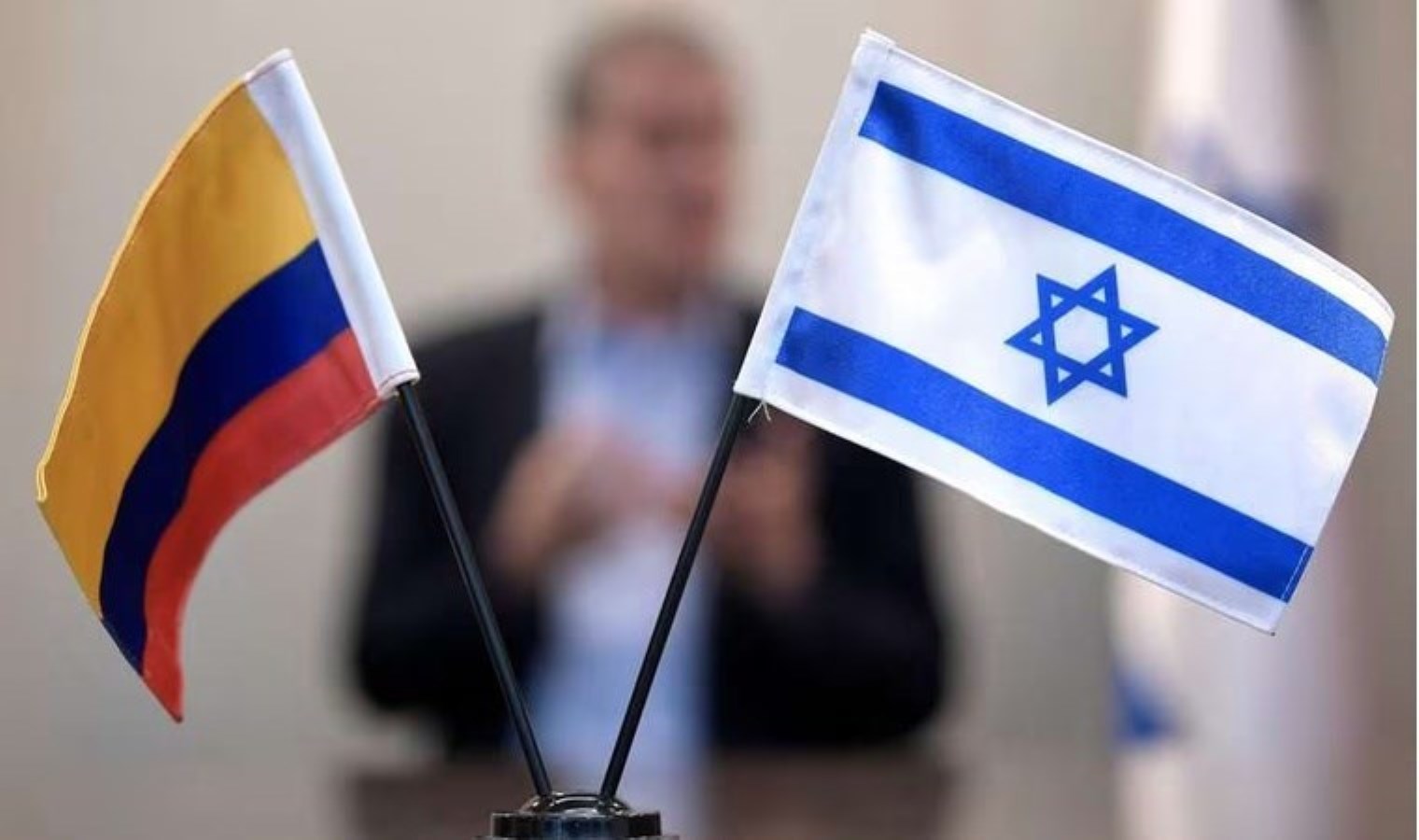 Diplomatik ilişkiler kesilmişti… Büyükelçi ülkeyi terk etti