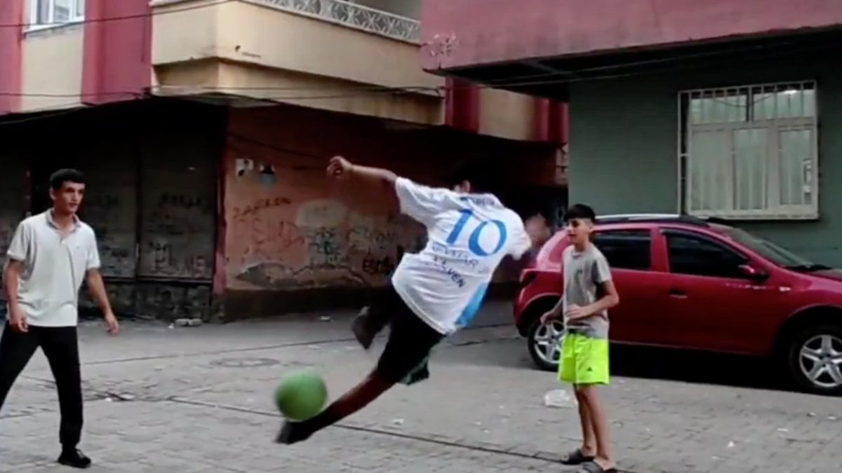 ‘Diyarbakırlı Neymar’ başlığı ile paylaşılan video sosyal medyayı salladı