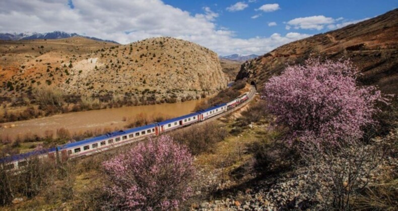 Doğu Ekspresi’ne alternatif: Turistik Tatvan Treni yola çıkıyor