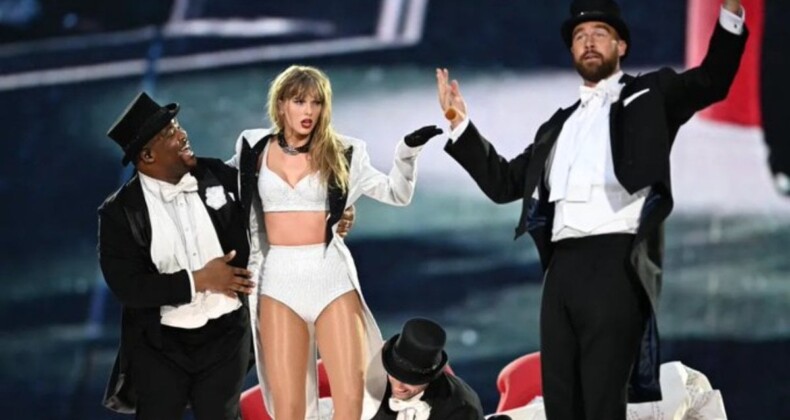 Dünyaca ünlü şarkıcı Taylor Swift’in konserinde yeni olay! Sahnede yanlışlıkla böcek yuttu