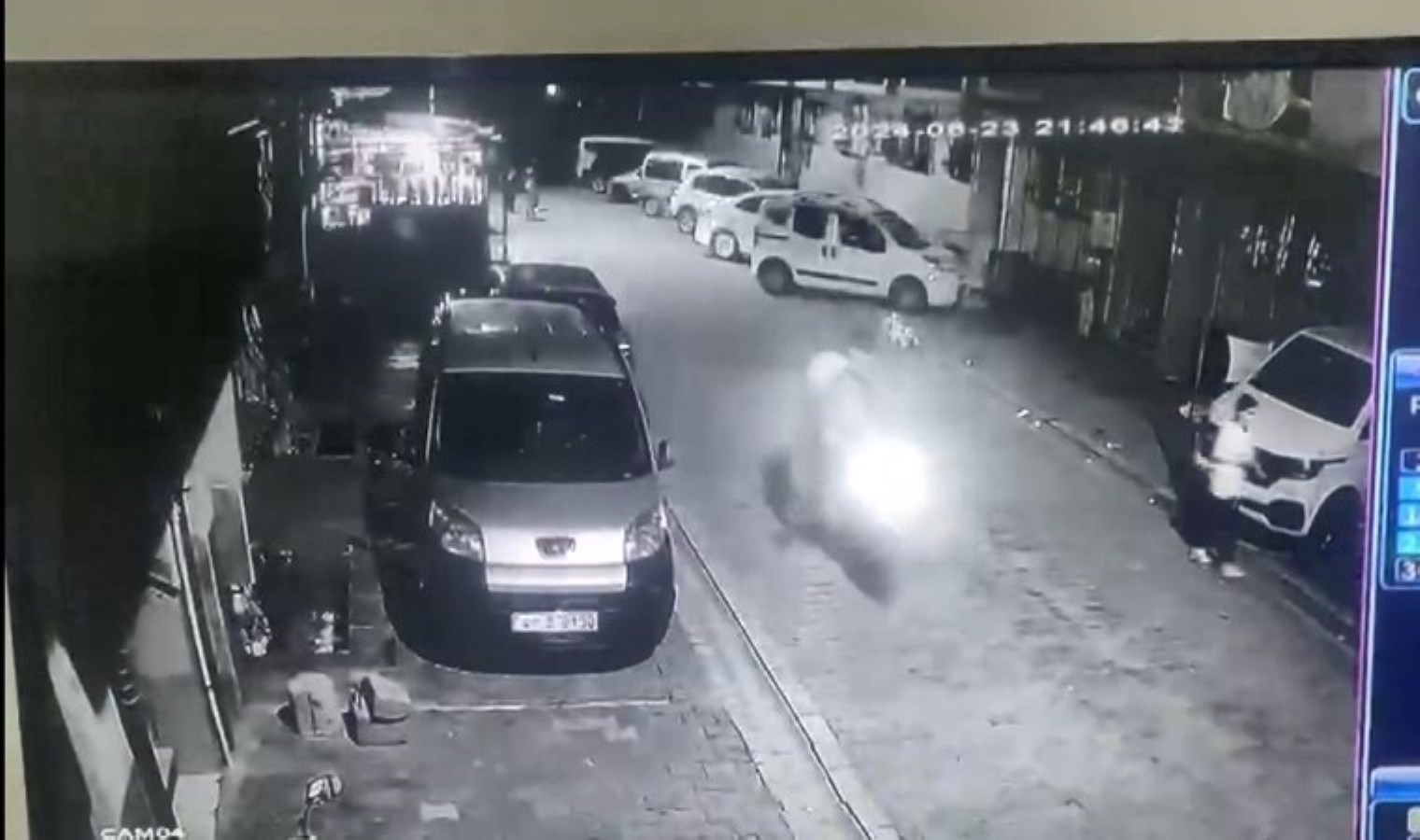 Esenyurt’ta motosikletliye silahlı saldırı!