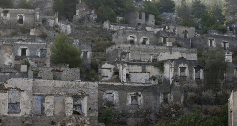 Fethiye’deki ‘Hayalet köy’ turistlerin gözdesi oldu