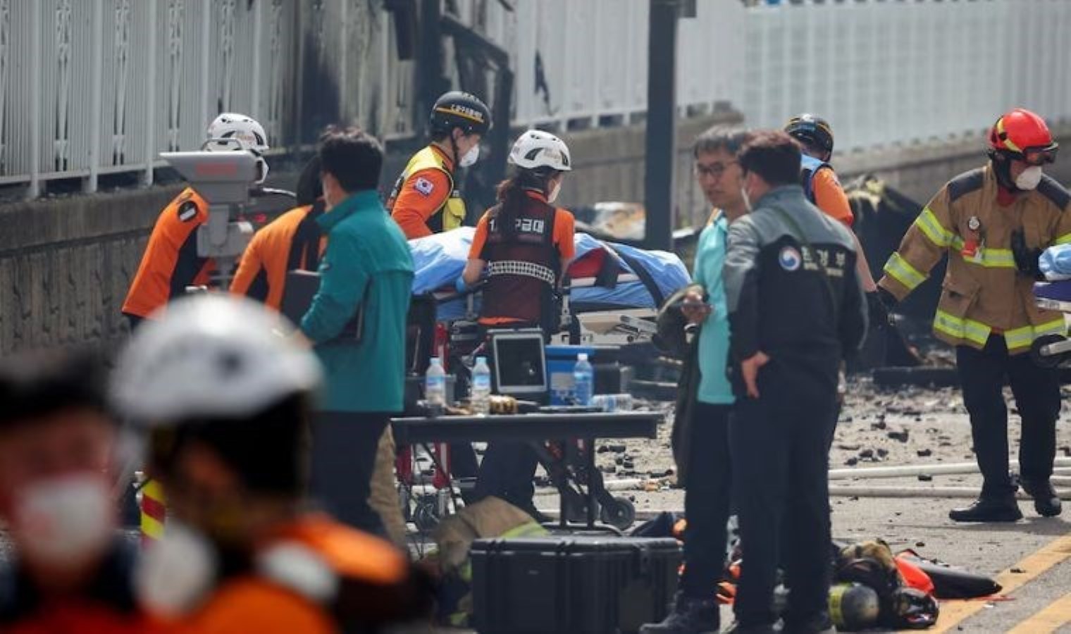 Güney Kore’de fabrikada çıkan yangında 20 kişi öldü