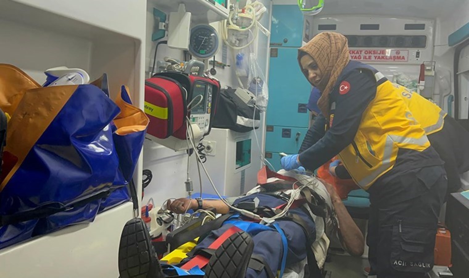 Havalandırma boşluğuna düşen kişi kurtarıldı