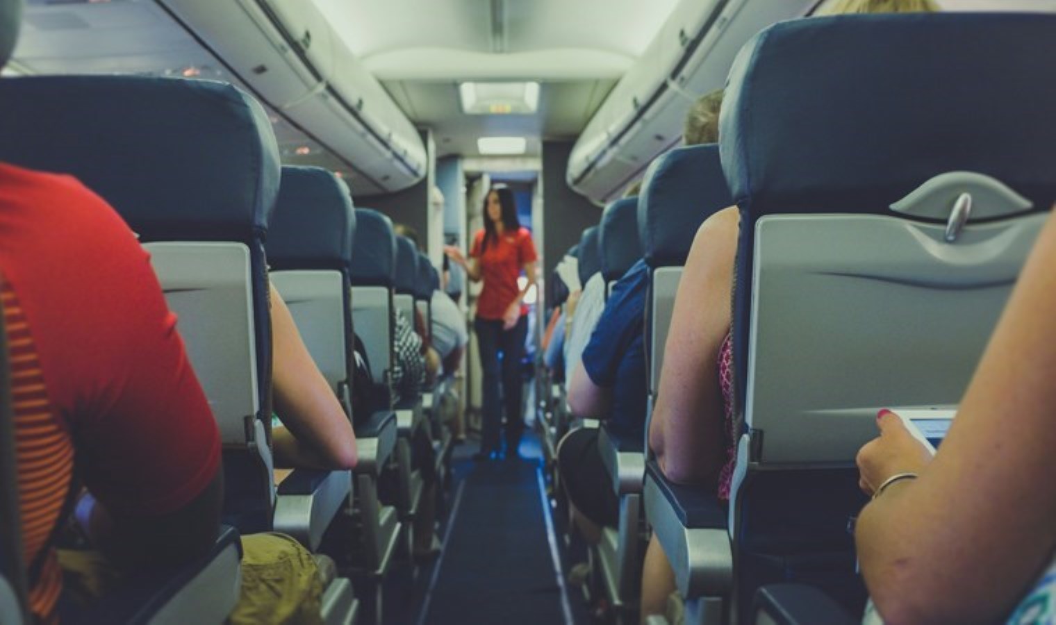 Havayolu çalışanının makatında 1 kg altın bulundu