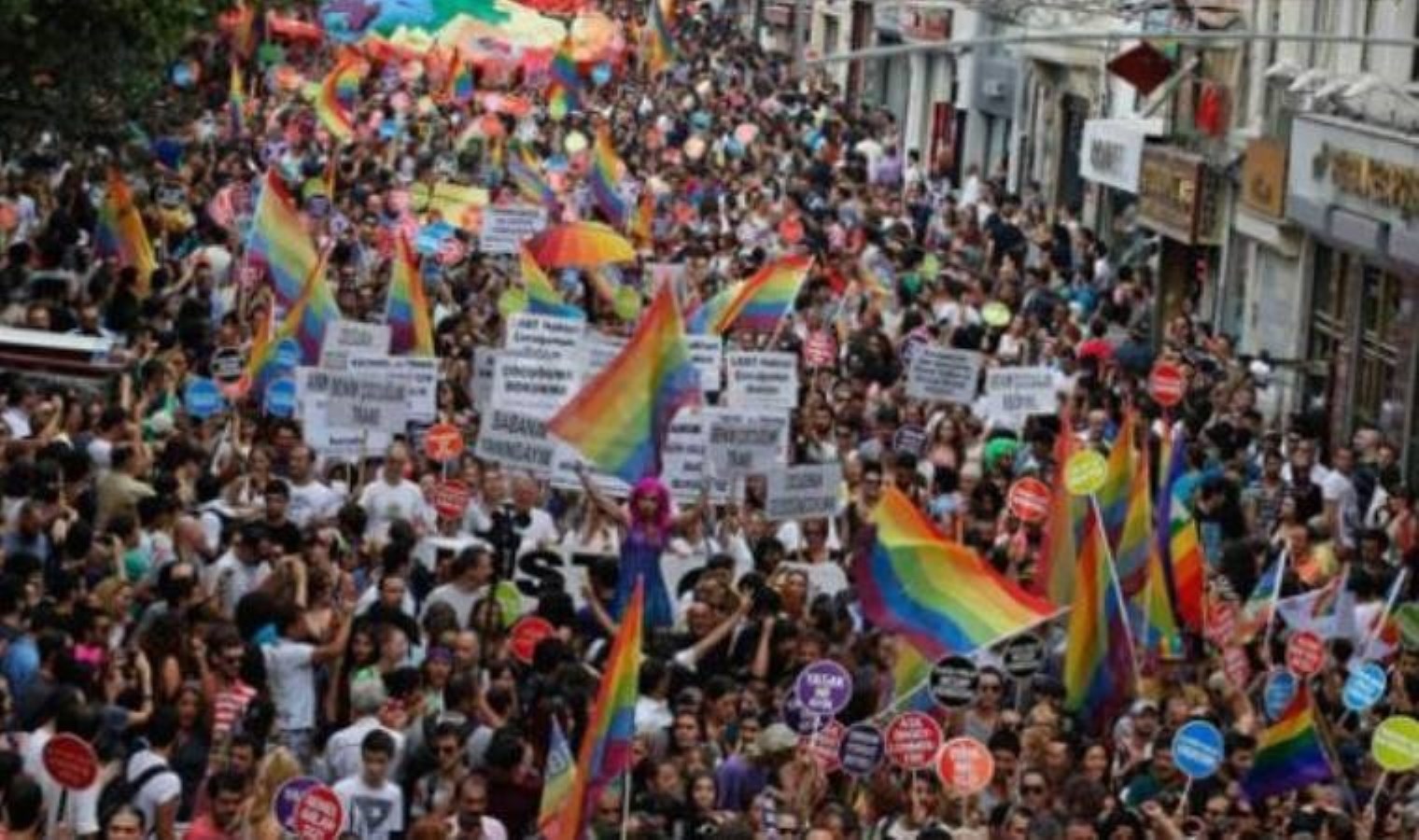 İstanbul’da ulaşıma ‘Onur yürüyüşü’ ayarı