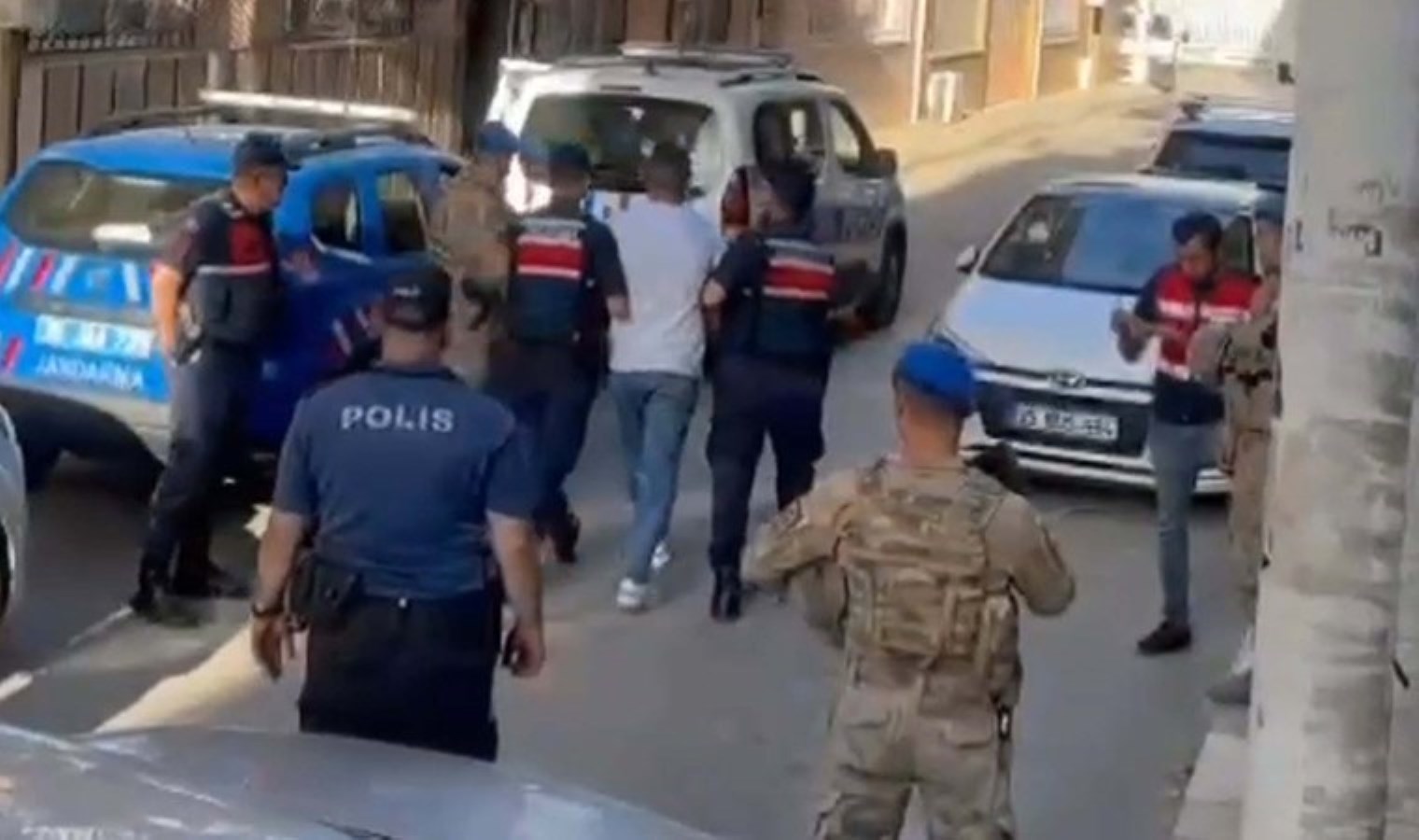 İzmir’de ‘Işıkkent Çetesi’ne operasyona 10 gözaltı