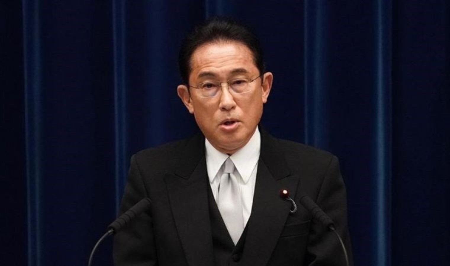 Japon hükümetinden Okinawa’da üs yükünün azaltılması için kararlılık mesajı