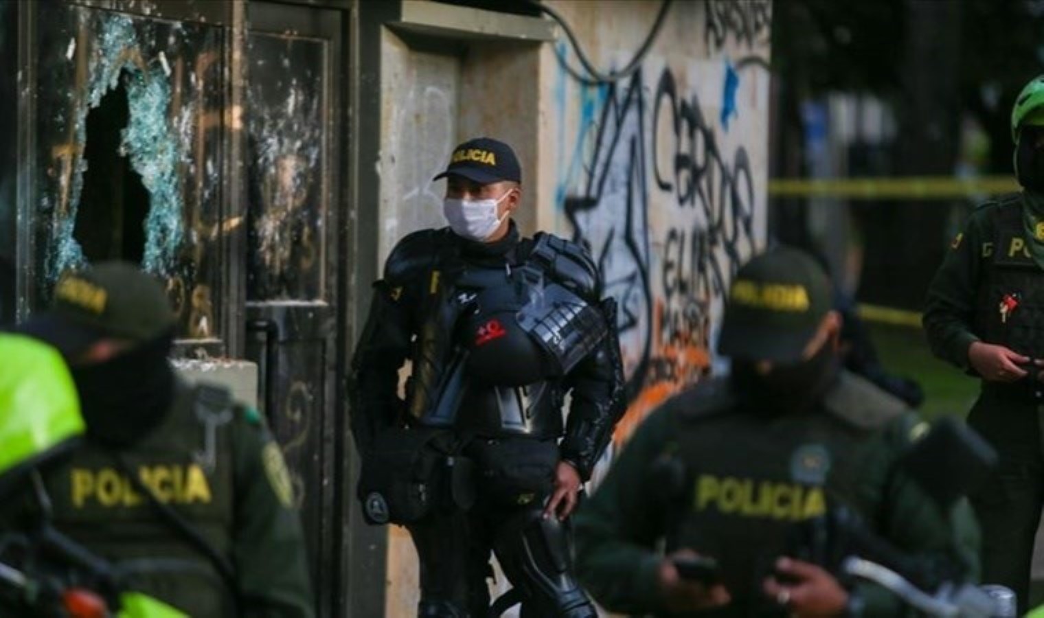 Kolombiya’da bomba yüklü araç infilak etti