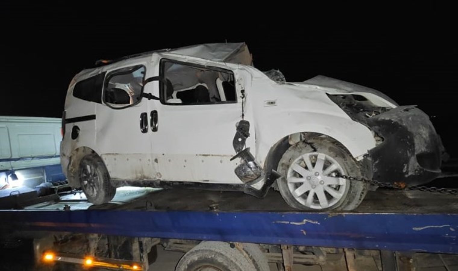 Konya’da hafif ticari araç devrildi: 3 çocuk öldü, 3 yaralı