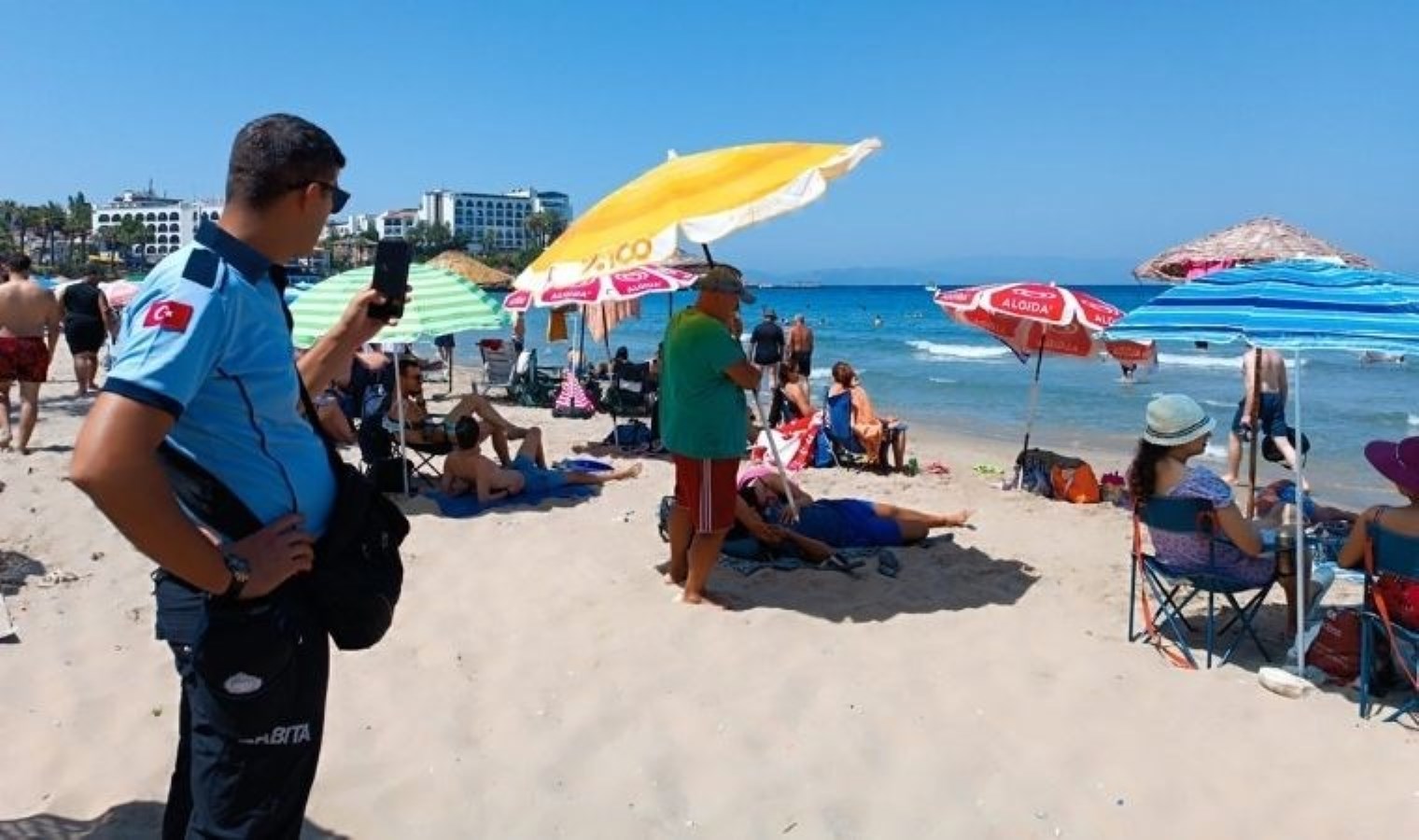 Kuşadası Belediyesi tatilde fırsatçılara göz açtırmadı