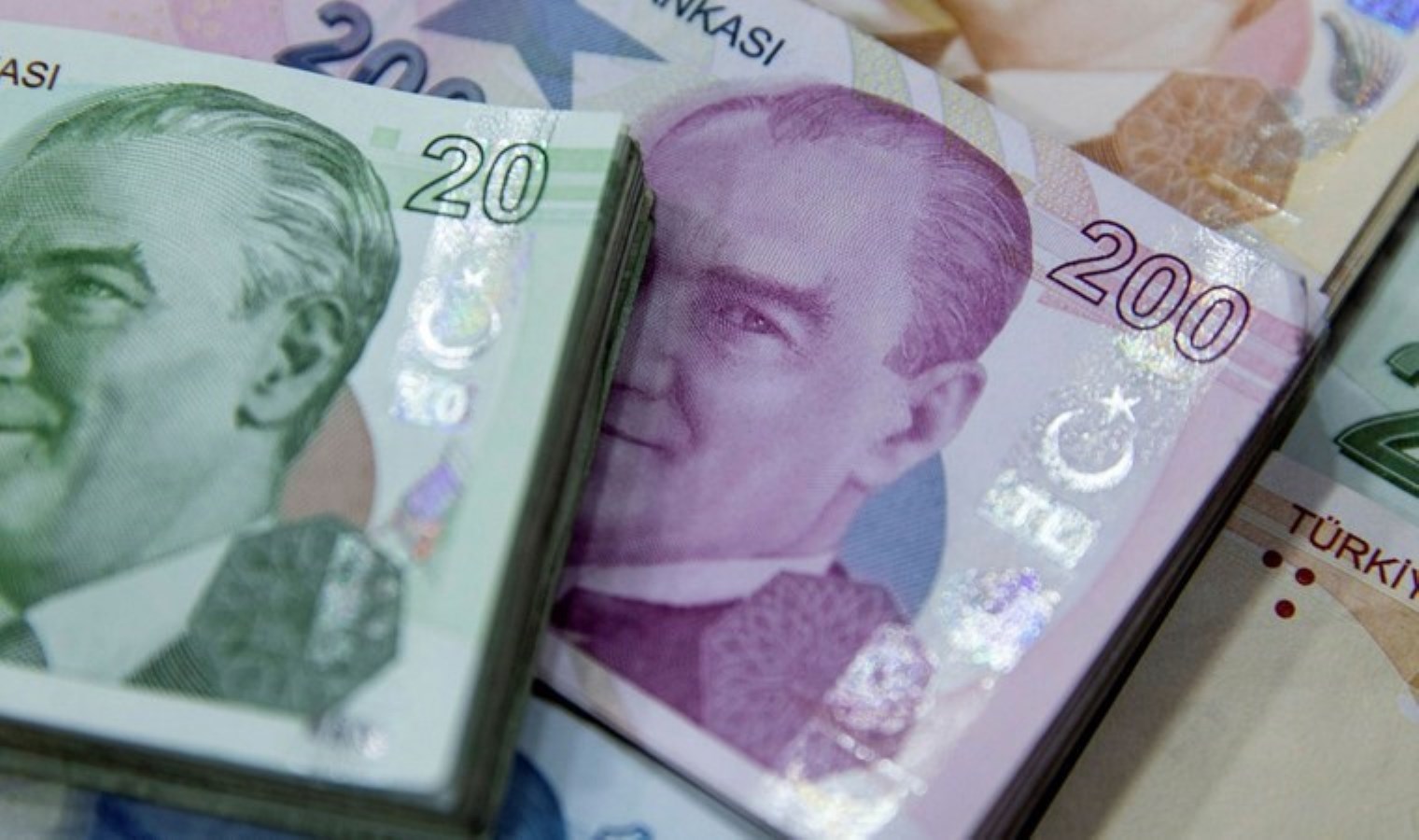 Mahfi Eğilmez’den yeni ‘vergi paketi’ önerisi: ‘Yapılırsa yurt dışı harcına gerek kalmaz’