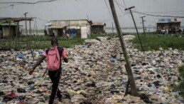 O ülkeden tarihi adım… Gelecek yıl tek kullanımlık plastikler yasaklanacak