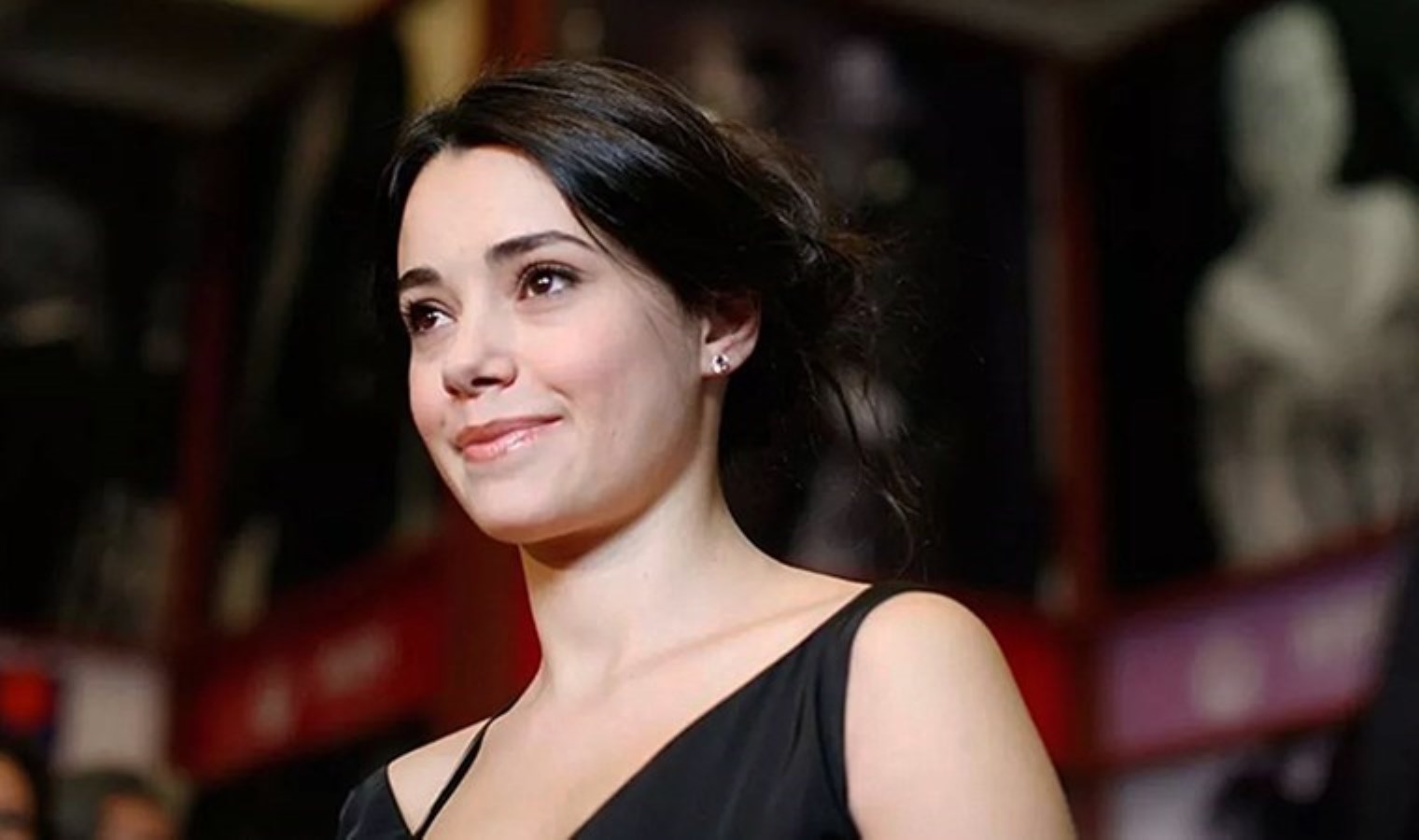 Özgü Namal Oscar adayı yönetmen İlker Çatak’ın filmiyle dünya sinemasında