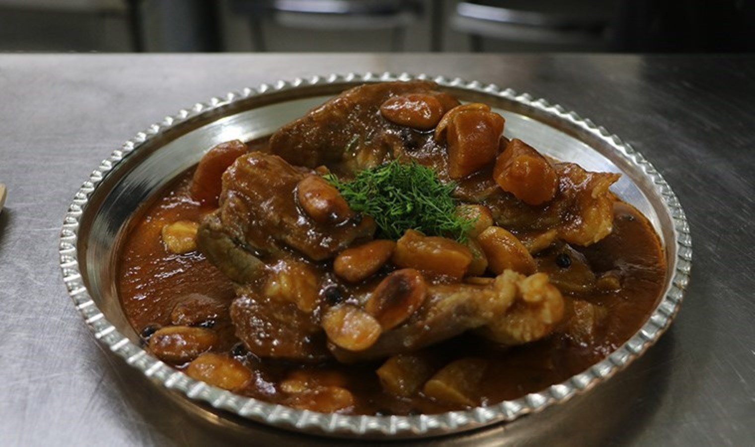 Padişah sofralarının vazgeçilmezi olan Kayısılı Gerdan damak çatlatıyor