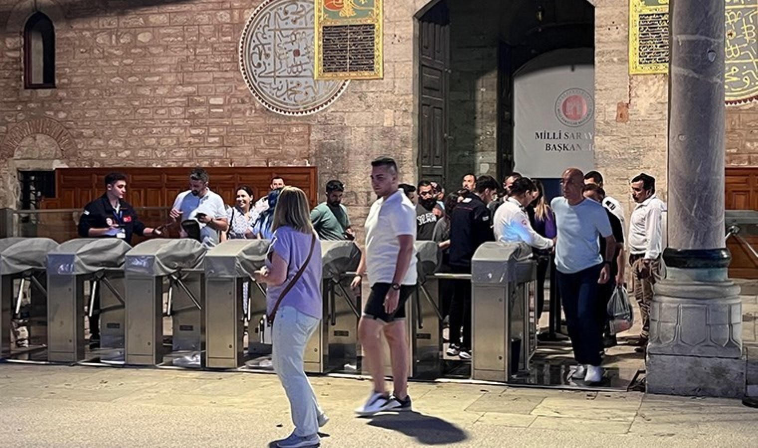 Topkapı Sarayı’nın kapıları ilk kez gece ziyaretlerine açıldı