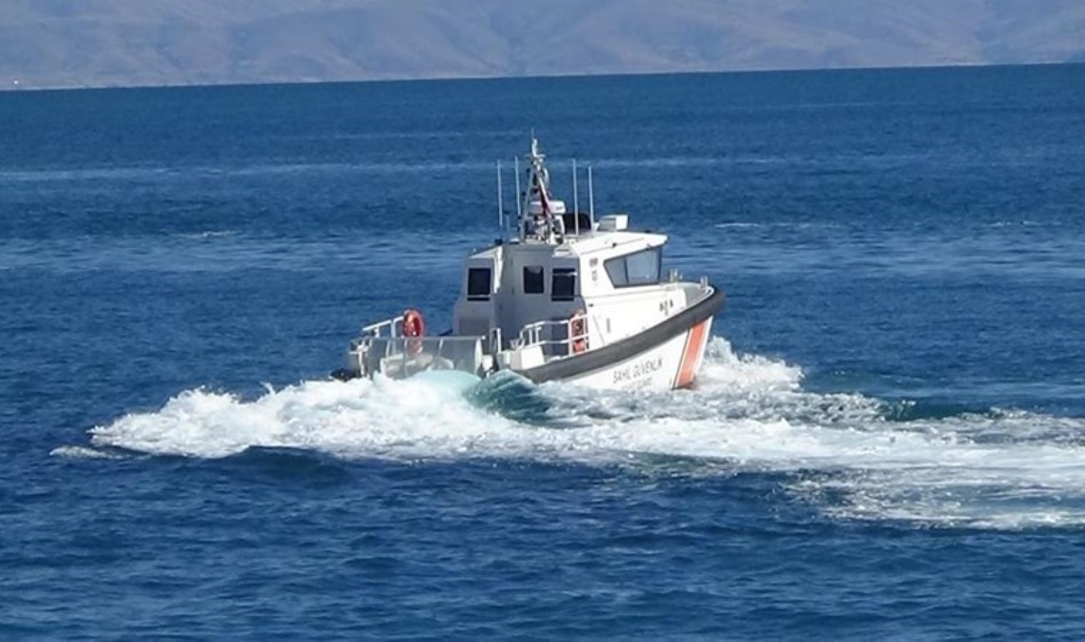 Van Gölü’nde kaybolan gencin cansız bedenine ulaşıldı