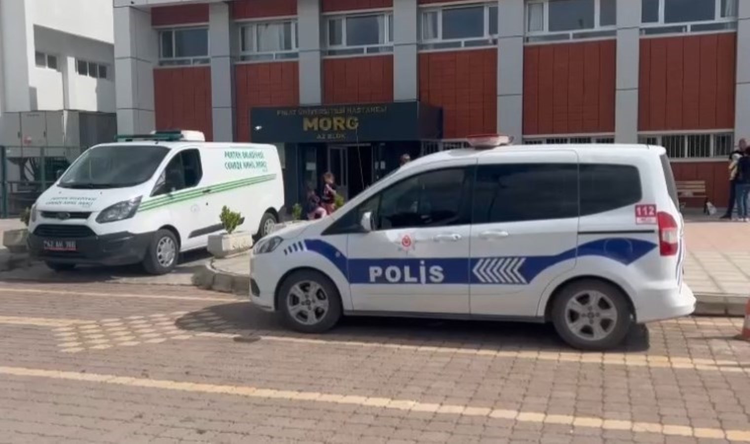 Yer Elazığ… Tartıştığı kız arkadaşını katletti, çatıdan atladı!