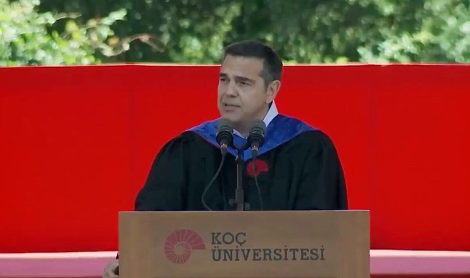 Yunanistan eski Başbakanı Aleksis Çipras gençlere Türkçe seslendi: Nâzım’ın şiiri ile Doğu Akdeniz vurgusu yaptı