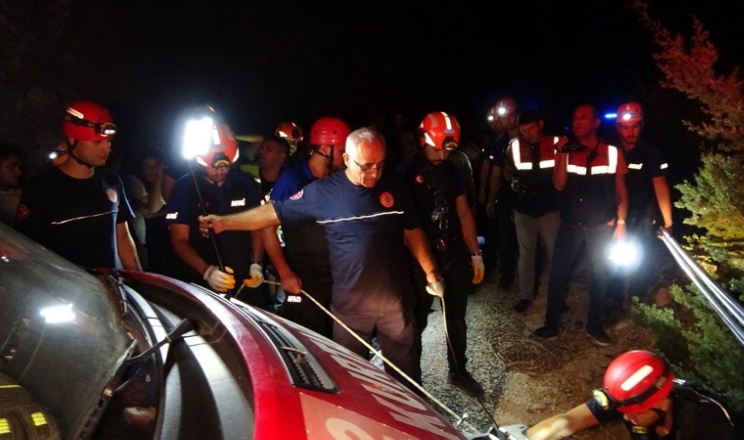 100 metreden aşağıya uçtular: Karı-koca hayatını kaybetti