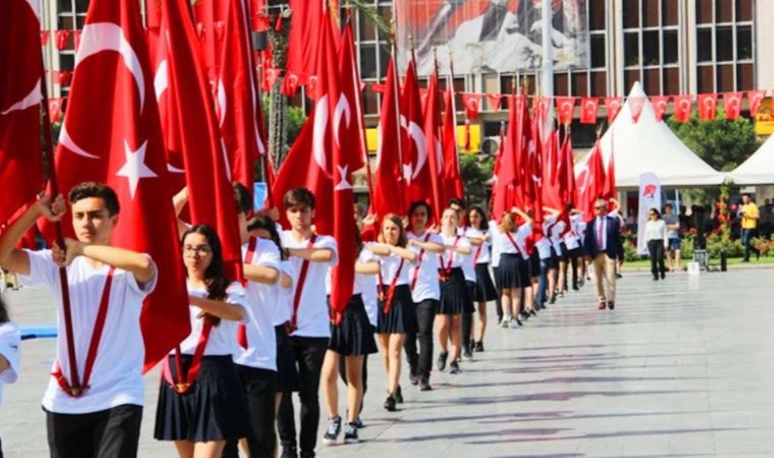 15 Temmuz resmi tatil mi? 15 Temmuz’da noter, bankalar, borsa açık olacak mı?