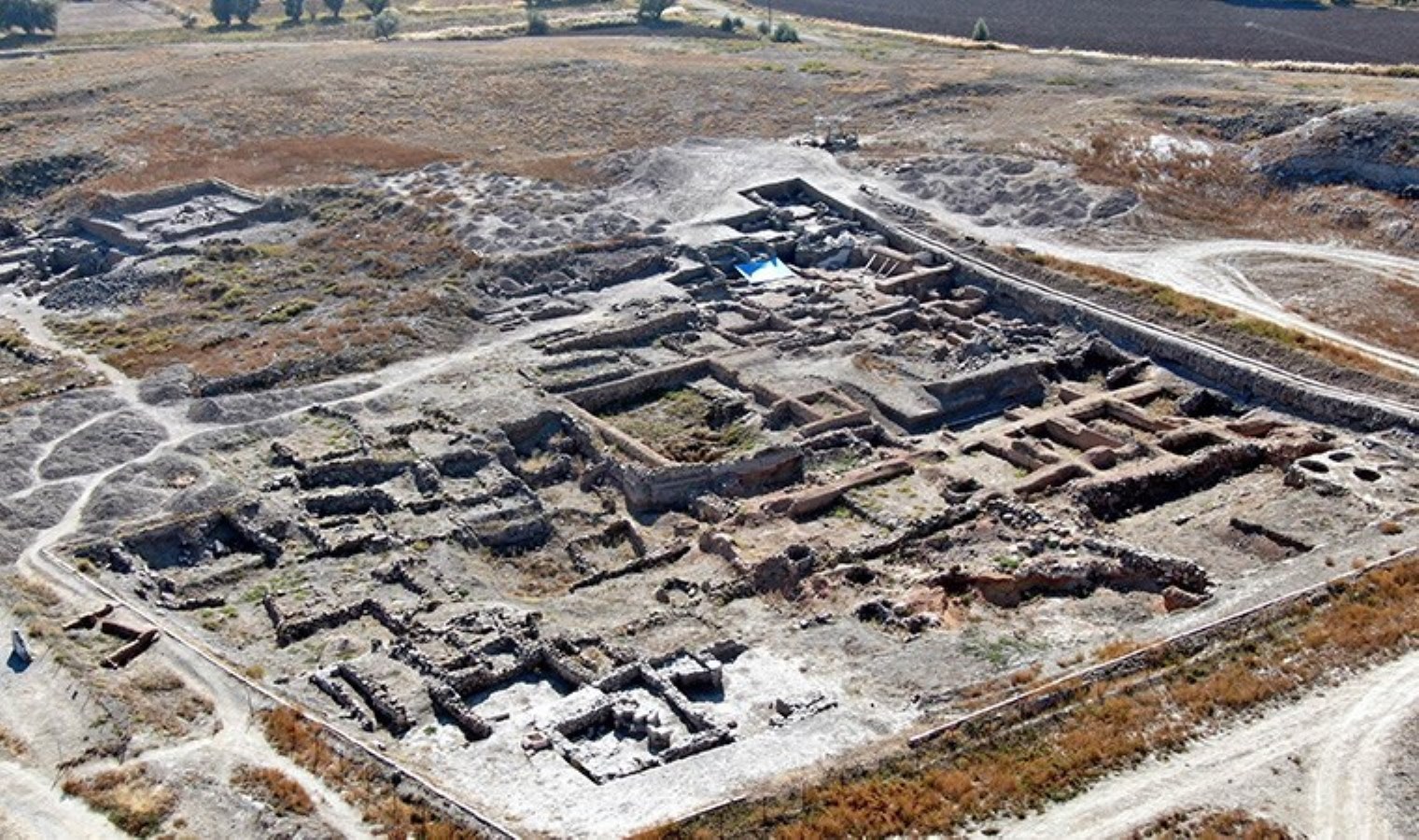 4 bin 200 yıl önce yanıp yıkılarak sona eren krallığın yok olma sebepleri araştırılacak