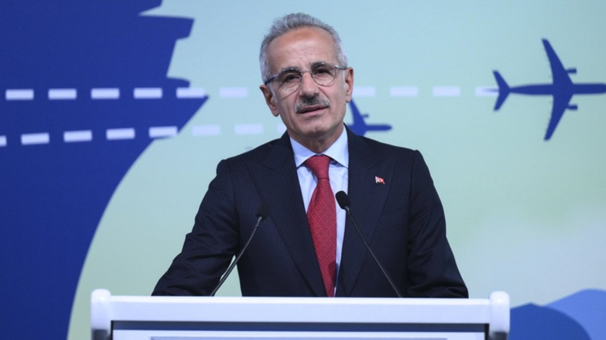 Abdulkadir Uraloğlu: Antalya Havalimanı’nda uçak trafiği rekoru