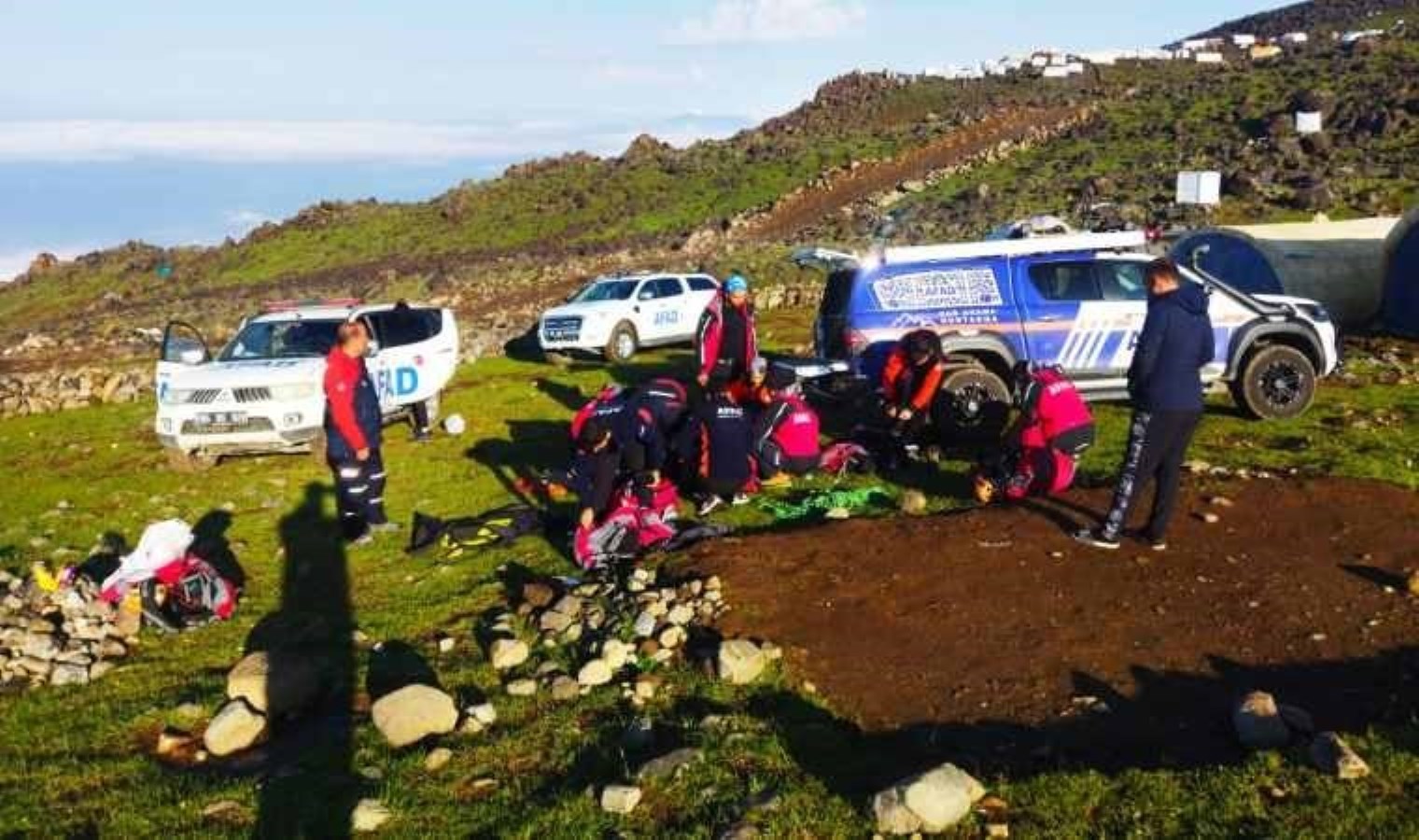 Ağrı Dağı’nda kaybolan 2 kişi aranıyor