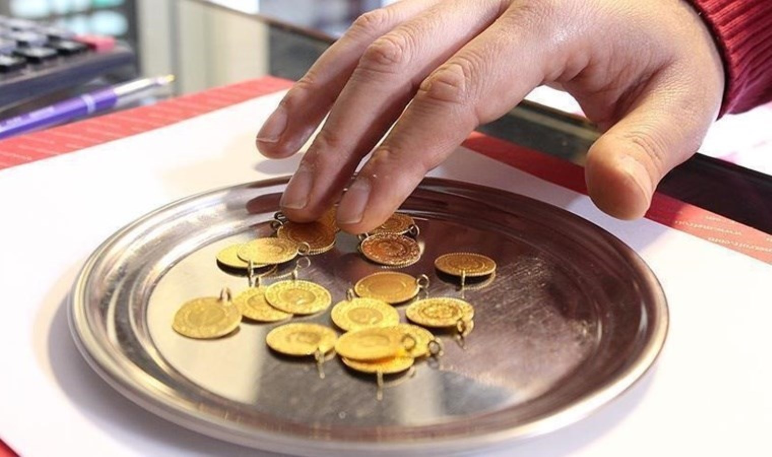 Altının gram fiyatı zirveye yakın! Gram altın, çeyrek altın, Cumhuriyet altını ne kadar oldu? 8 Temmuz 2024 altın fiyatları…