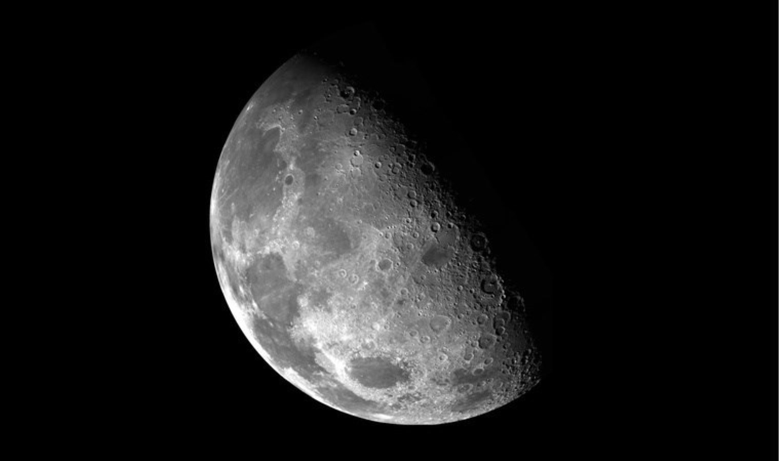 Ay yüzeyinin altında keşfedildi: ‘Astronotlar için bir üs olabilir…’