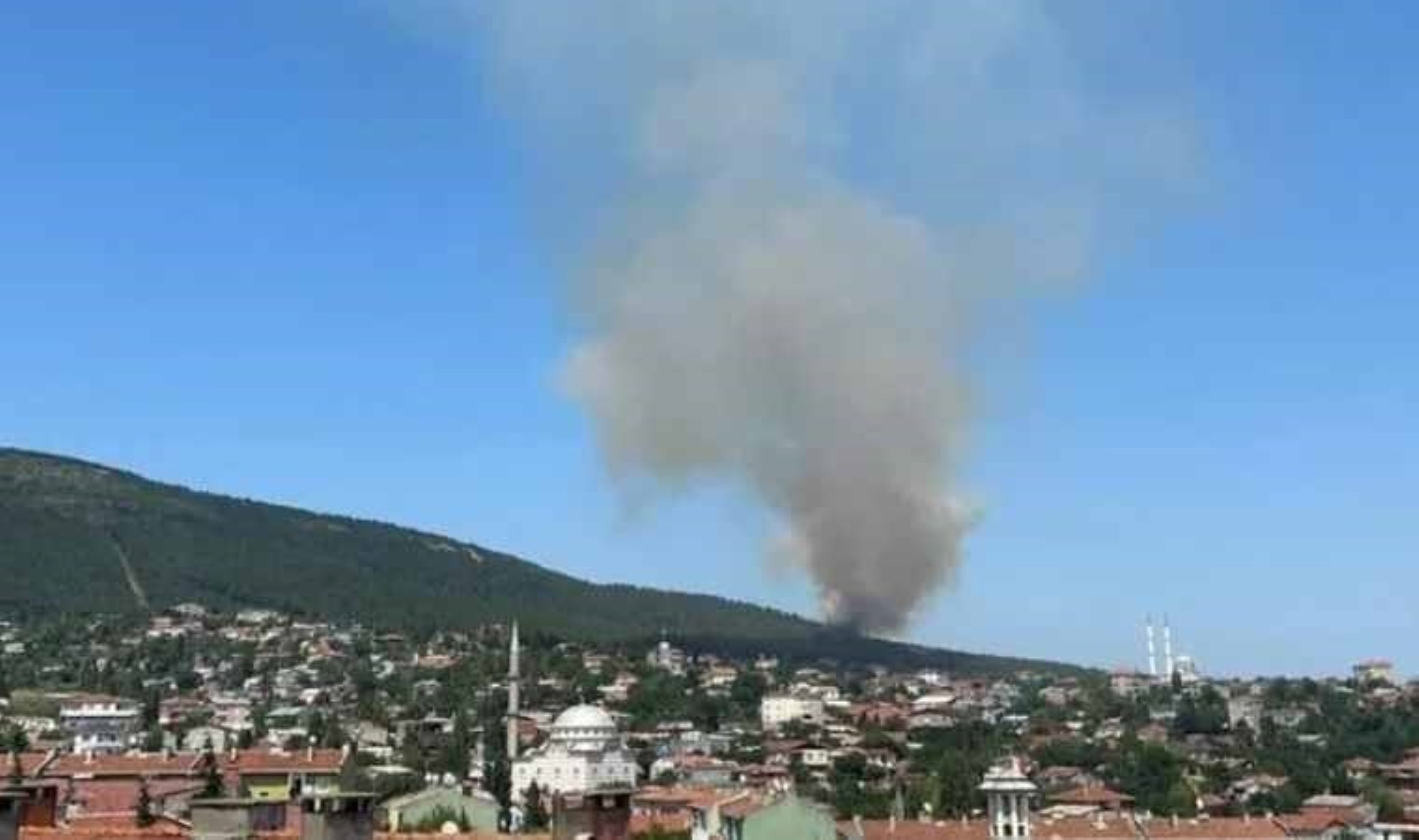 Aydos Ormanı’nda yangın: Dumanlar gökyüzünü kapladı
