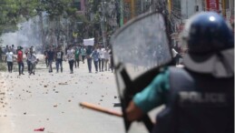 Bangladeş’te protestolar şiddetlendi: Yüksek Mahkeme geri adım attı