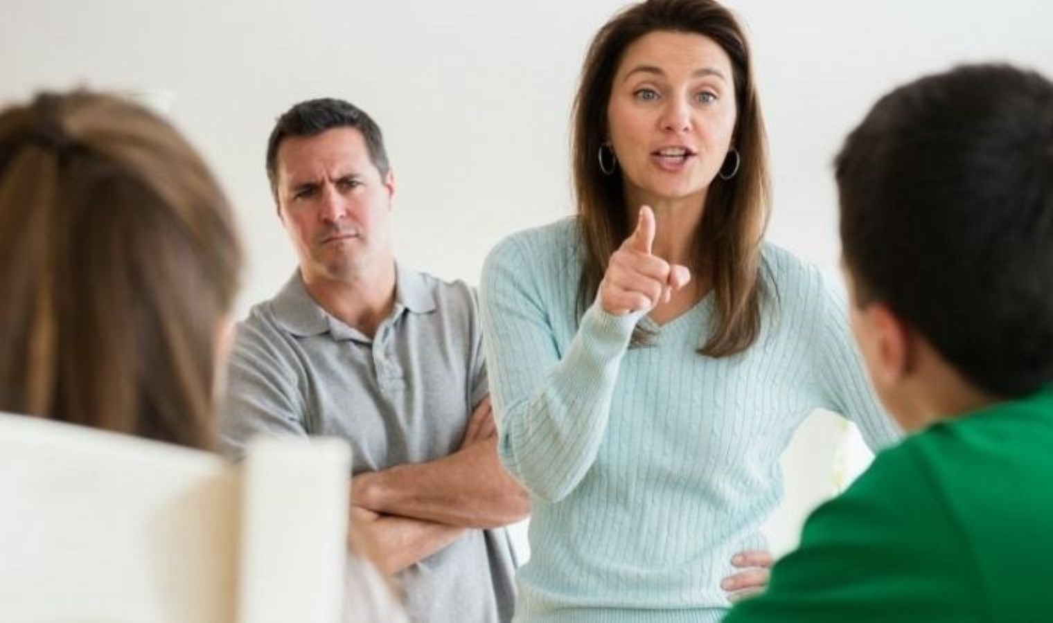 Bu davranışlar çocuğunuzu sizden uzaklaştırıyor olabilir!