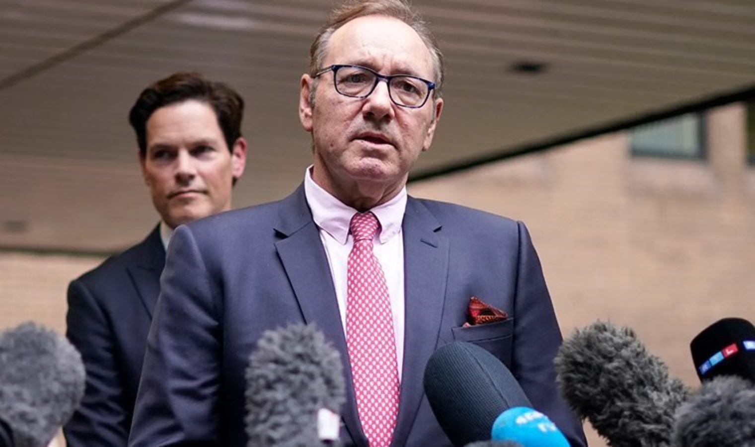 Cinsel saldırı ve tacizle suçlanan oyuncu Kevin Spacey’e ödül verildi!