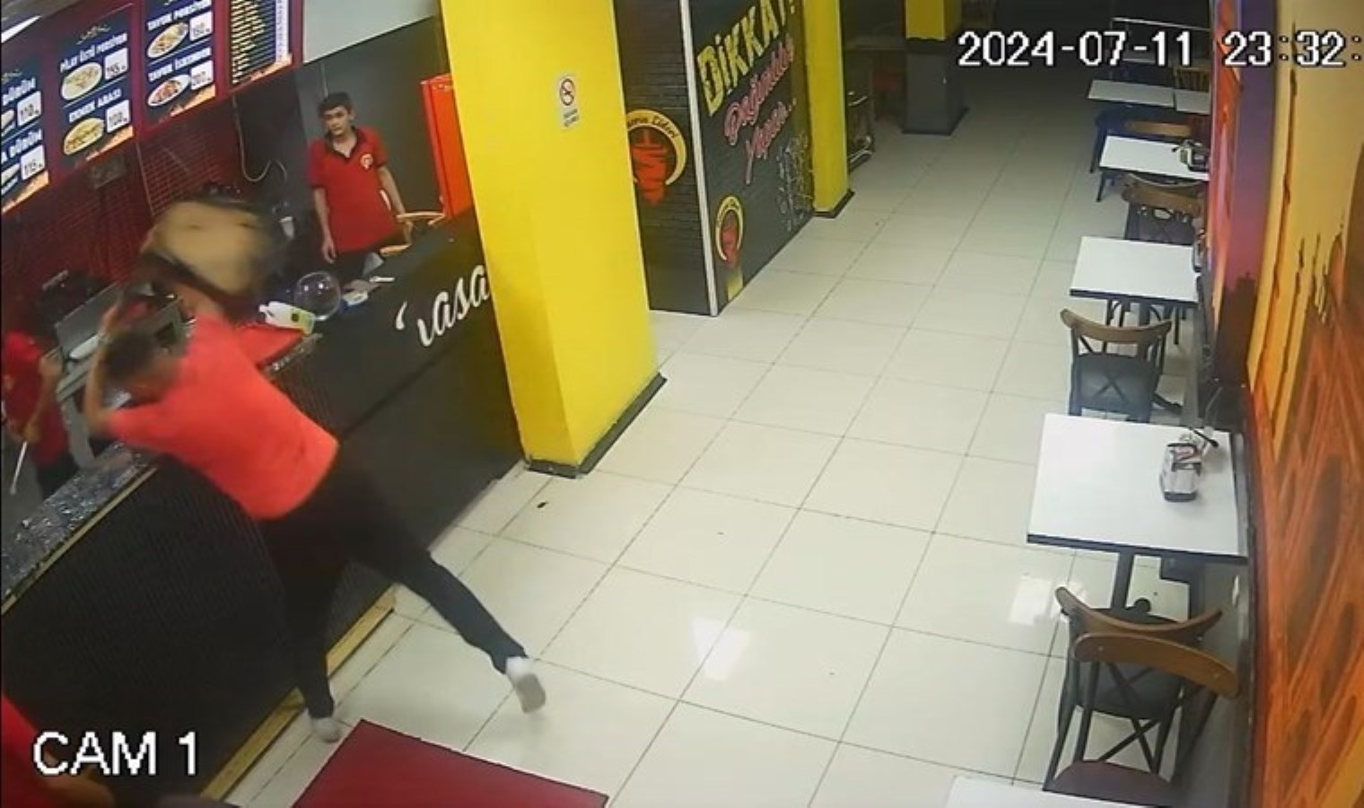 Depremzede işyeri sahibini döner bıçağıyla yaraladı!