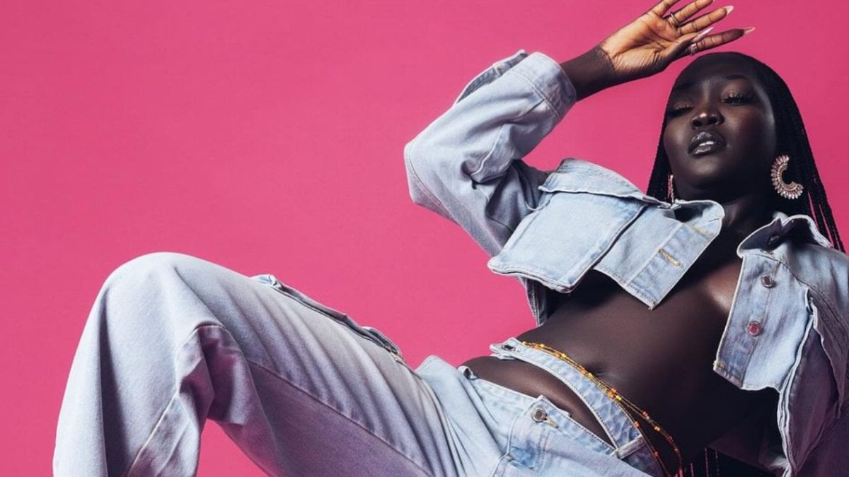 Dünyanın en esmer renkli modeli gündem oldu