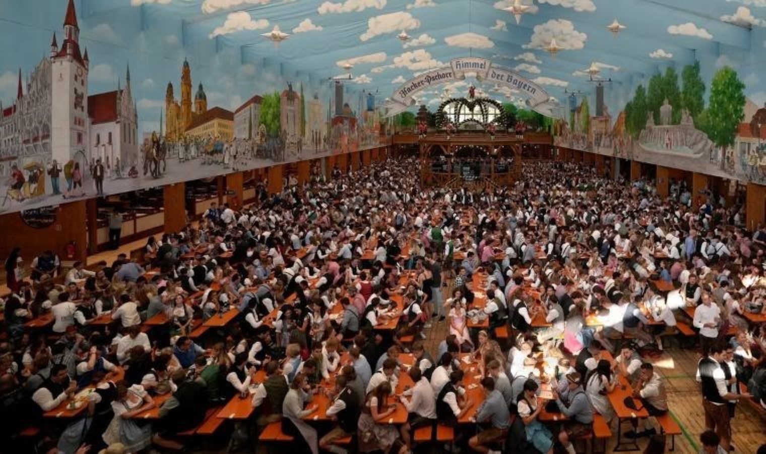 Dünyanın en ünlü bira festivaline ev sahipliği yapan Münih’te alkolsüz bira bahçesi açılıyor