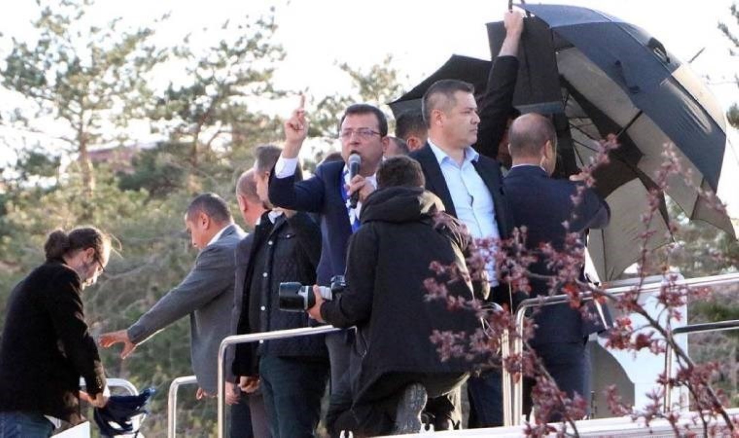 Erzurum’da İmamoğlu’nun ‘Halk Buluşması’ndaki taşlı saldırıya ilişkin 28 sanığa ceza