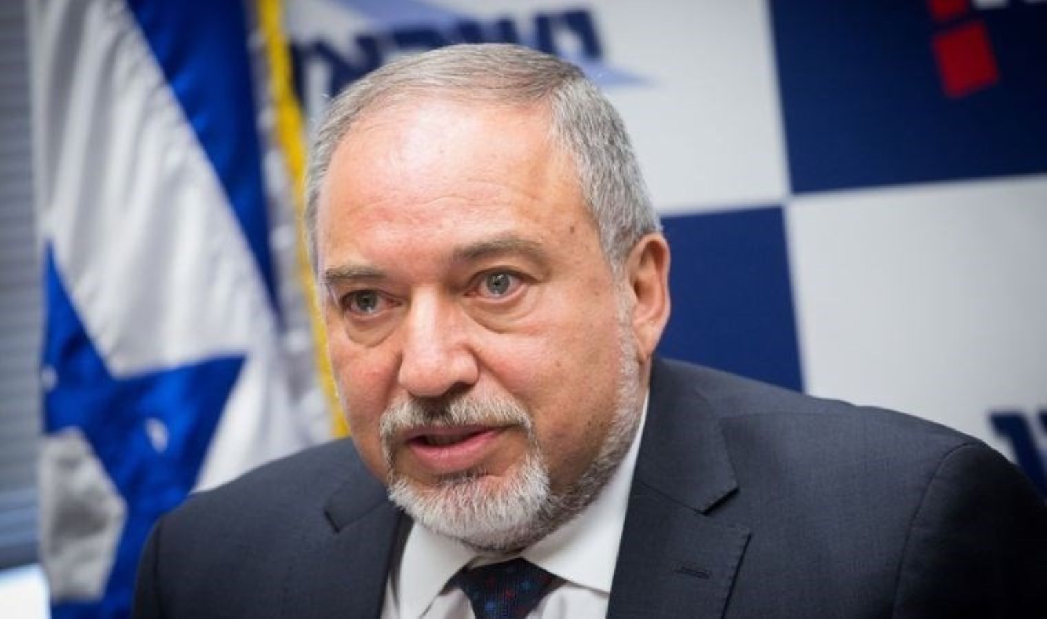 Eski Savunma Bakanından çarpıcı açıklama: “Netanyahu ülkeyi yıkıma sürüklüyor…”