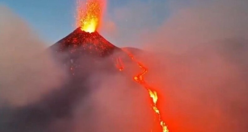 Etna Yanardağı faaliyete geçti