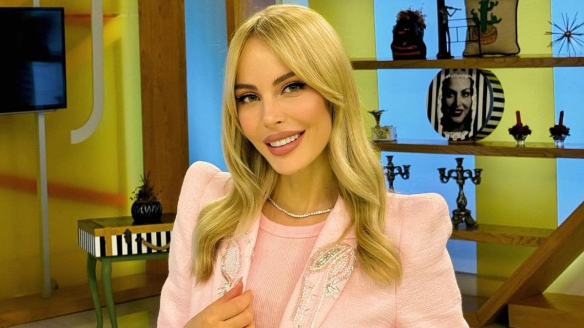 Hande Sarıoğlu’nun annesiyle verdiği poza yorum yağdı: “Güzellik anneden belli”