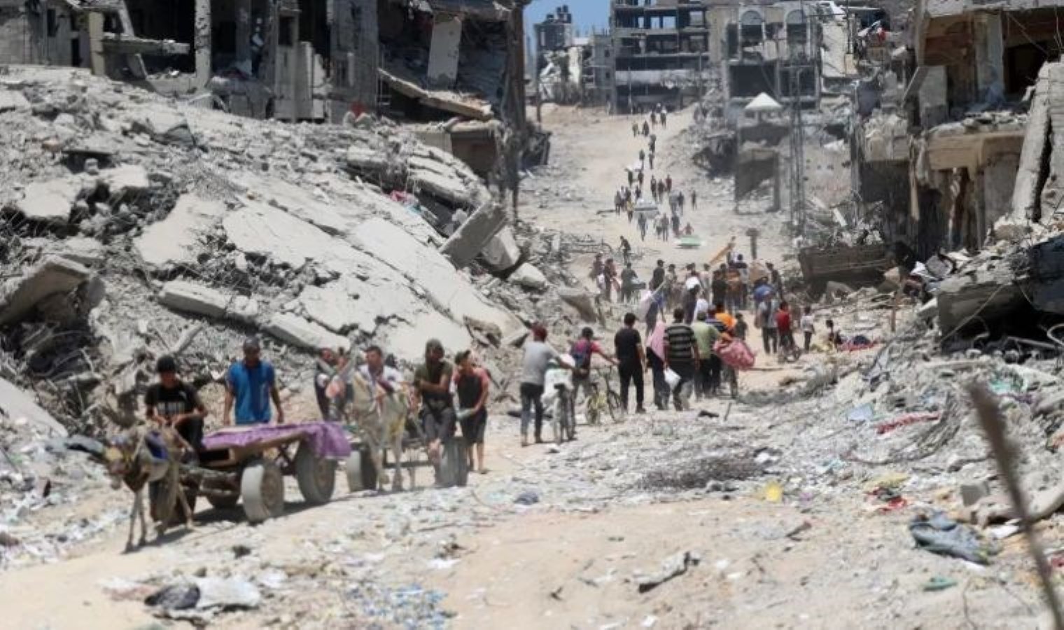 İsrail “güvenli” ilan ettiği bölgeye saldırdı: En az 50 kişi hayatını kaybetti