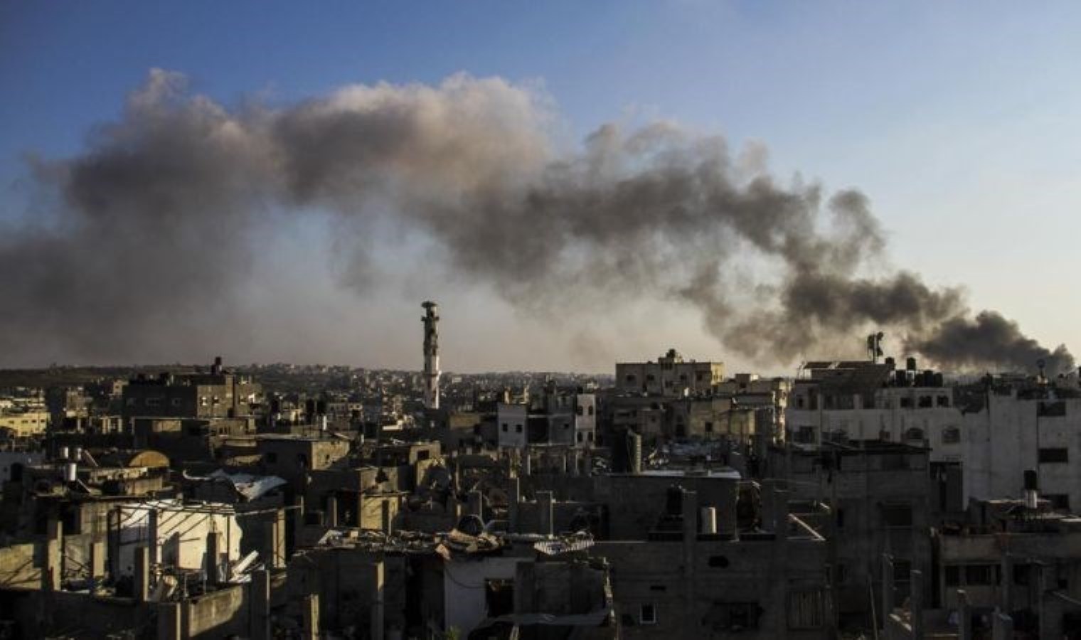 İsrail ordusu, Gazze’de emniyet aracını hedef alarak 6 polisi öldürdü