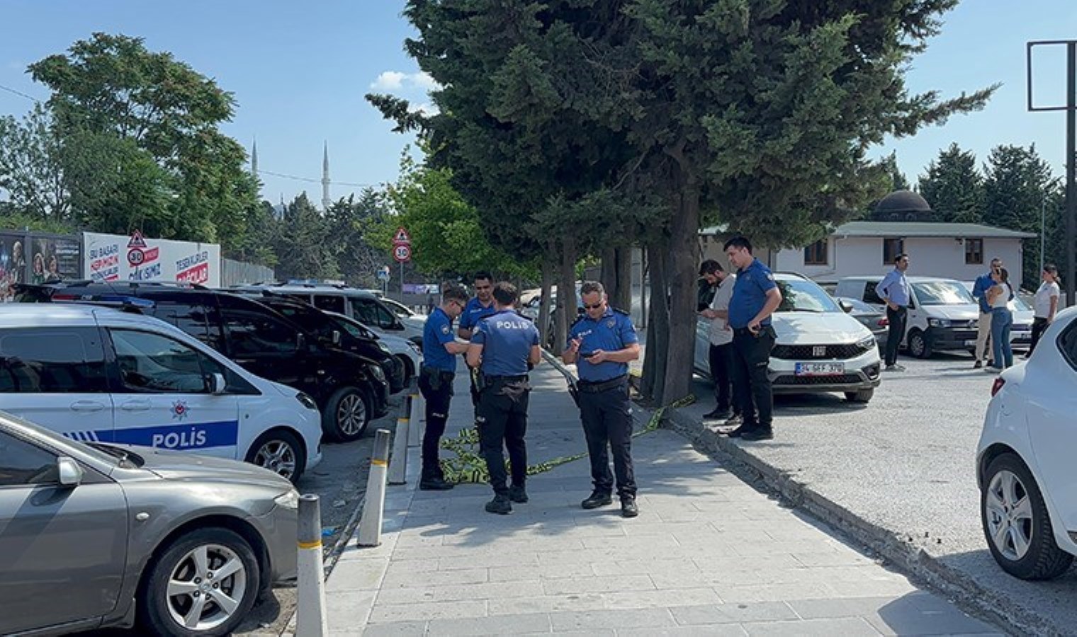 İstanbul Bağcılar’da dehşet: Tartıştığı cami imamını okla vurdu!