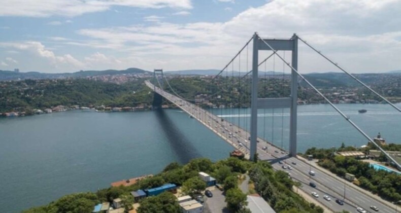 İstanbul Boğazı gemi trafiğine tekrar açıldı