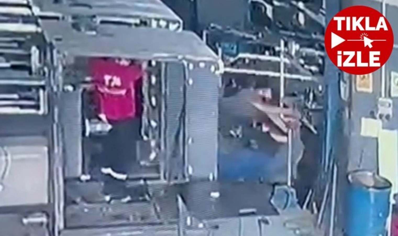 İstanbul’da ‘klima’ cinayeti kamerada: Kafa atarak arkadaşını öldürdü!