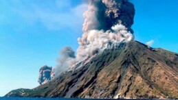 İtalya’da Etna’dan sonra Stromboli Yanardağı da faaliyete geçti